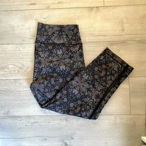 EUC Victorias Secret Sport Knockout Leggings